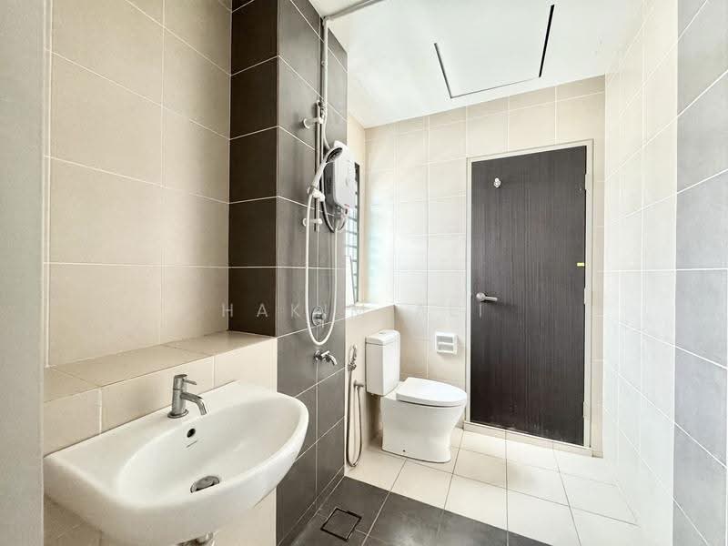 Rumah Teres 2-Tingkat untuk Dijual di Dengkil (Selangor) - Hakim Ali - Bathroom - PropertyGuru.com.my