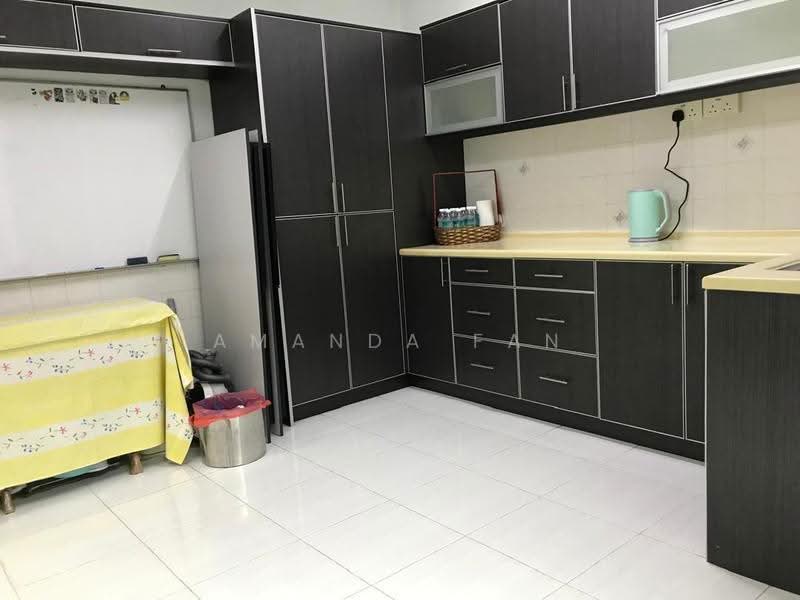 Rumah Teres untuk Dijual di Bandar Country Homes (Rawang) - Amanda Fan - Kitchen - PropertyGuru.com.my