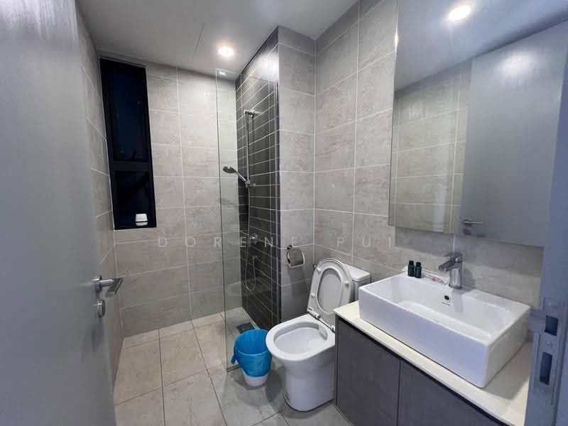 Kediaman Servis untuk Dijual di Millerz Square Serviced Residence - Dorene Pui - Bathroom - PropertyGuru.com.my