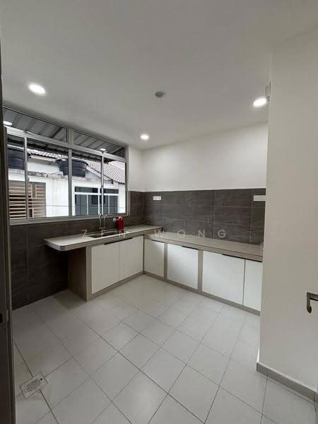 Rumah Bandar untuk Dijual di Taman Scientex Kulai (Sedenak) - Zen Wong - Kitchen - PropertyGuru.com.my