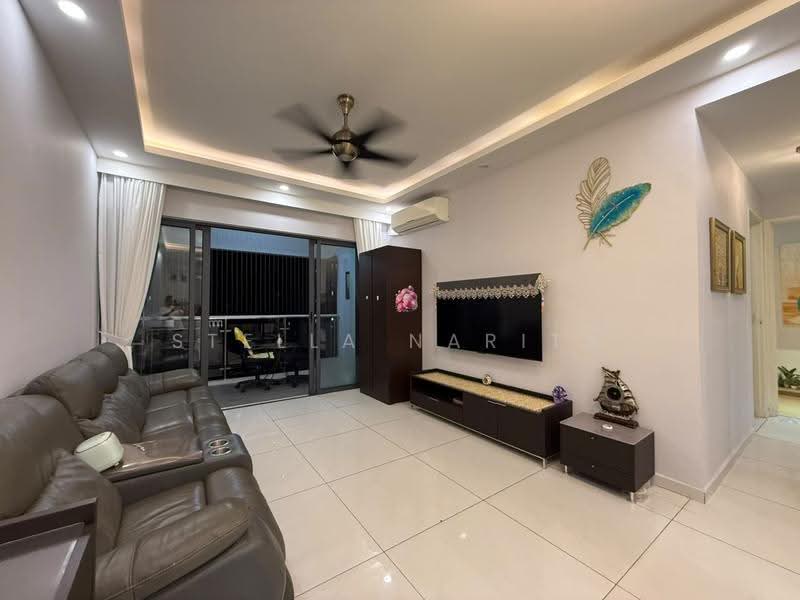 Kondominium untuk Disewa di Bay Point @ Country Garden Danga Bay - Stella Narita - Living Room - PropertyGuru.com.my