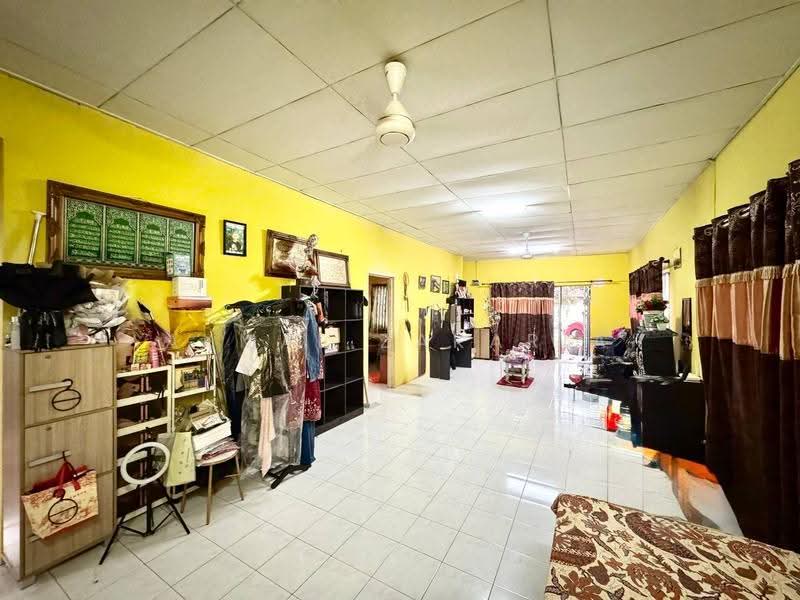 Bungalow House untuk Dijual di Bandar Putra Permai (Seri Kembangan) - Akmal Zakaria - PropertyGuru.com.my