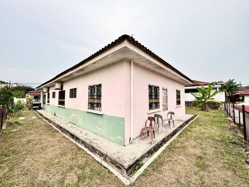 Bungalow House untuk Dijual di Bandar Putra Permai (Seri Kembangan) - Akmal Zakaria - PropertyGuru.com.my