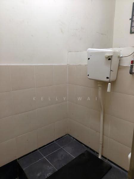 Retail Space for Sale in Taman Ungku Tun Aminah (Skudai) - Kelly Wai - Bathroom - PropertyGuru.com.my