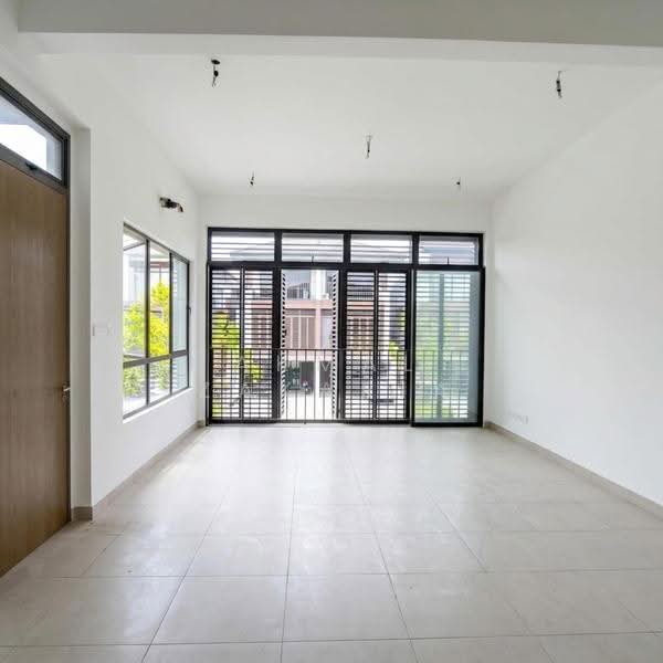 3-storey Terraced House for Sale in Cyberjaya (Selangor) - Akmal Zakaria - Living Room - PropertyGuru.com.my