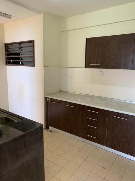Pangsapuri untuk Dijual di Laguna Biru - Wing Seow - Kitchen - PropertyGuru.com.my