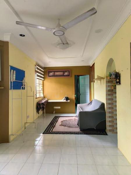 Apartment for Sale at Desa Bayan Apartment - Aswad . - Living Room - PropertyGuru.com.my