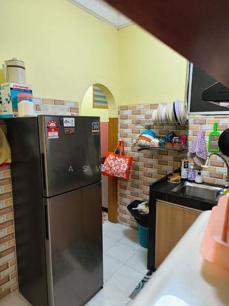 Apartment for Sale at Desa Bayan Apartment - Aswad . - Kitchen - PropertyGuru.com.my
