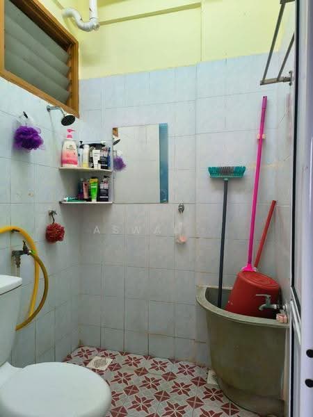 Apartment for Sale at Desa Bayan Apartment - Aswad . - Bathroom - PropertyGuru.com.my
