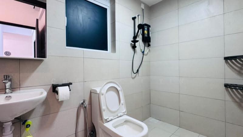 Service Residence for Rent at Vista Tiara (MBW Bay) - Chang Kai Yin - Bathroom - PropertyGuru.com.my