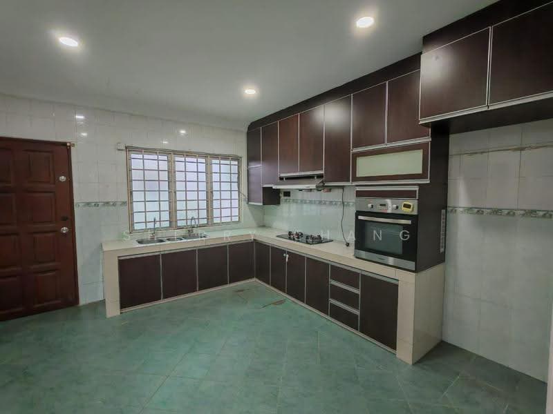 Rumah Teres 2-Tingkat untuk Disewa di Selayang (Selangor) - Sherry Chang - Kitchen - PropertyGuru.com.my