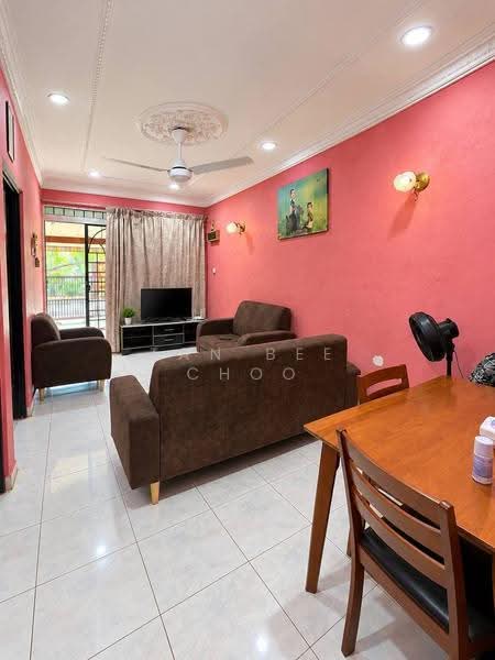 Rumah Teres 1-Tingkat untuk Dijual di Puchong (Selangor) - Tan Bee Choo - Living Room - PropertyGuru.com.my