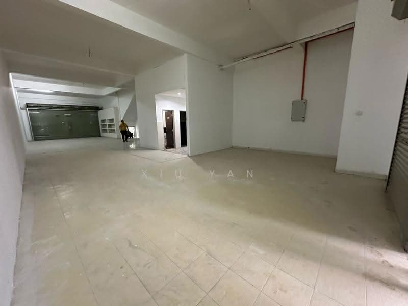 Shop / Office for Sale in Taman Molek (Johor Bahru) - Xiu Yan - Interior - PropertyGuru.com.my