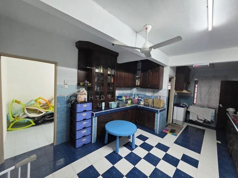 Rumah Teres 2-Tingkat untuk Dijual di Taman TTDI Jaya (Shah Alam) - Mohd Aizat Saiful Bahri - Kitchen - PropertyGuru.com.my