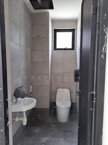 Shop for Rent in Sri Petaling (Kuala Lumpur) - Cassandra Tee - Bathroom - PropertyGuru.com.my