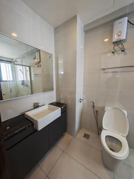 Condominium for Rent at Kings Bay @ Country Garden Danga Bay - Stella Narita - PropertyGuru.com.my