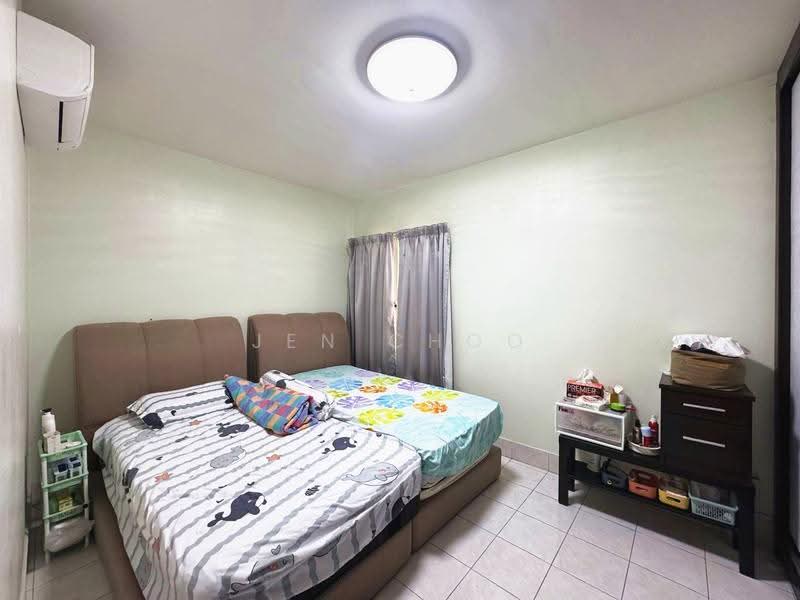 Condominium for Sale at Greenlane Park - Jen Choo - Bedroom - PropertyGuru.com.my