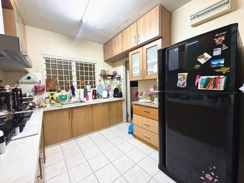 Condominium for Sale at Greenlane Park - Jen Choo - Kitchen - PropertyGuru.com.my