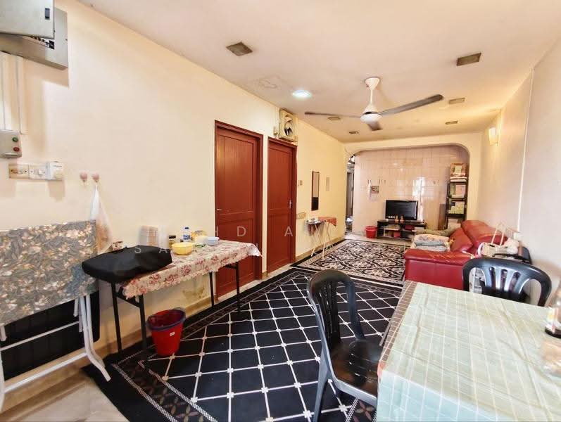 Rumah Teres 1-Tingkat untuk Dijual di Seksyen 51a (Petaling Jaya) - Mohd Aizat Saiful Bahri - Living Room - PropertyGuru.com.my