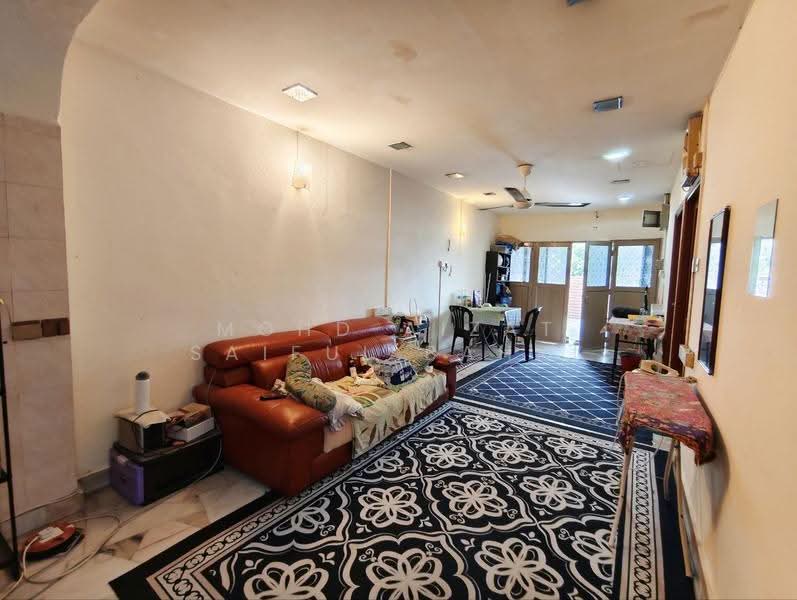 Rumah Teres 1-Tingkat untuk Dijual di Seksyen 51a (Petaling Jaya) - Mohd Aizat Saiful Bahri - Living Room - PropertyGuru.com.my