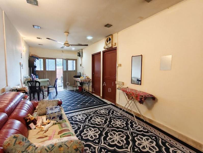 Rumah Teres 1-Tingkat untuk Dijual di Seksyen 51a (Petaling Jaya) - Mohd Aizat Saiful Bahri - Living Room - PropertyGuru.com.my