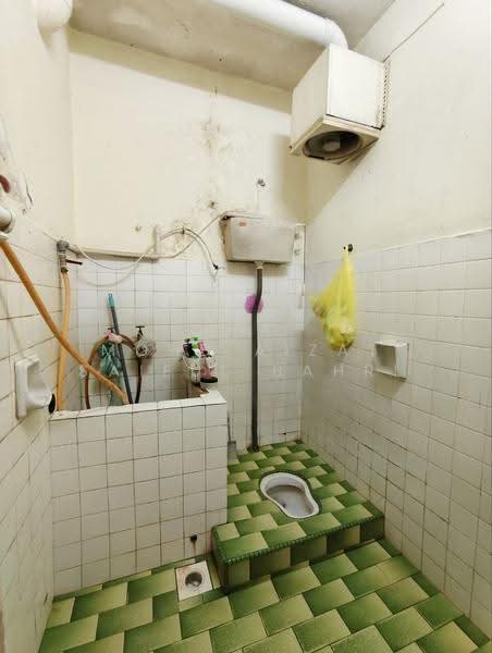 Rumah Teres 1-Tingkat untuk Dijual di Seksyen 51a (Petaling Jaya) - Mohd Aizat Saiful Bahri - Bathroom - PropertyGuru.com.my