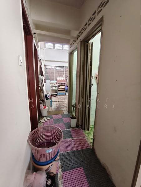 Rumah Teres 1-Tingkat untuk Dijual di Seksyen 51a (Petaling Jaya) - Mohd Aizat Saiful Bahri - Corridor - PropertyGuru.com.my