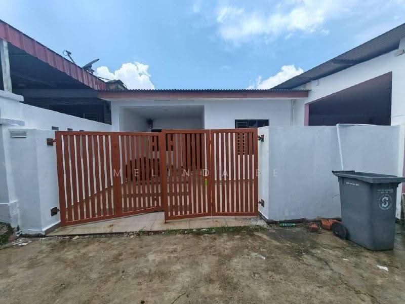 Rumah Teres 1-Tingkat untuk Dijual di Taman Ungku Tun Aminah (Skudai) - Melinda Ee - Exterior - PropertyGuru.com.my