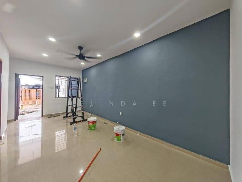 Rumah Teres 1-Tingkat untuk Dijual di Taman Ungku Tun Aminah (Skudai) - Melinda Ee - Living Room - PropertyGuru.com.my