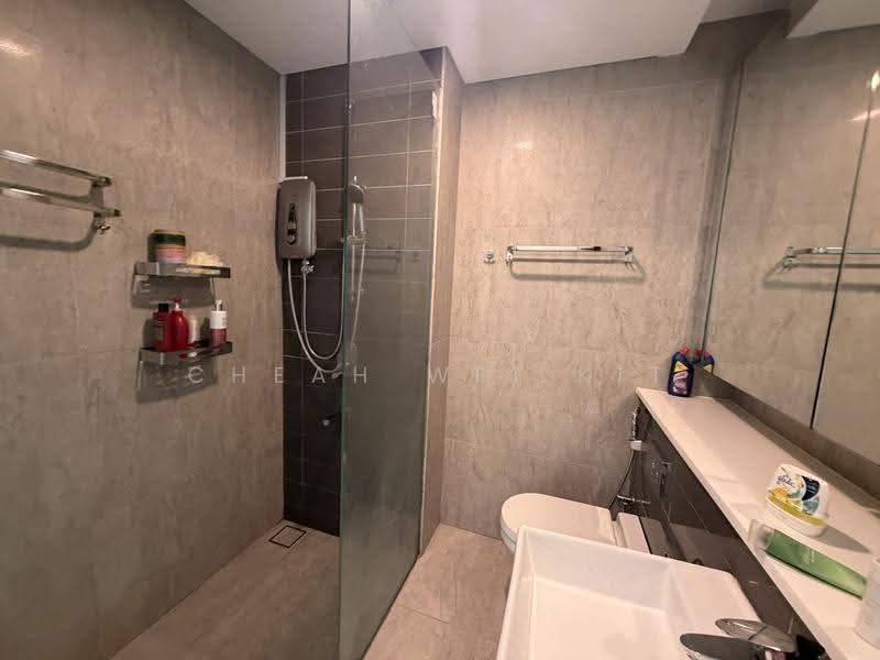 Service Residence for Sale at Cantara Residences - Cheah Wei Kit - Bathroom - PropertyGuru.com.my