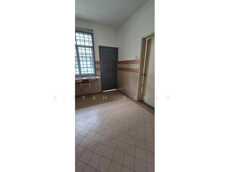 Bungalow House untuk Dijual di Shah Alam (Selangor) - Aisyah Aznan - Kitchen - PropertyGuru.com.my