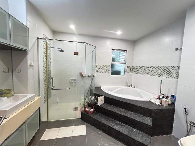 Bungalow House for Sale in USJ Heights (Subang Jaya) - Lai YK - Bathroom - PropertyGuru.com.my