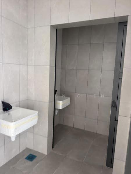 Shop / Office untuk Disewa di Bandar Rimbayu (Telok Panglima Garang) - Darren Chen - Bathroom - PropertyGuru.com.my