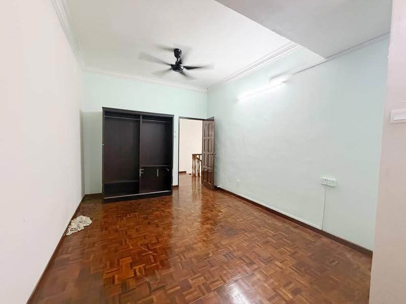 2-storey Terraced House for Sale in Taman Skudai Baru (Skudai) - Finn Aw - Bedroom - PropertyGuru.com.my