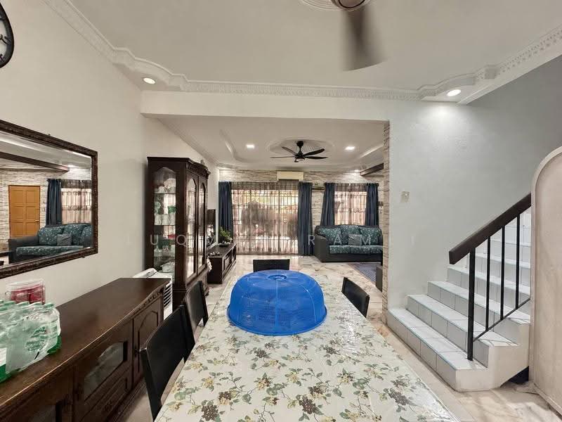 Rumah Teres untuk Dijual di Taman Rakan (Kajang) - Luqman Ramli - Living Room - PropertyGuru.com.my