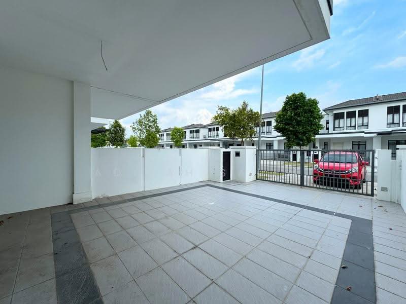 Rumah Teres 2-Tingkat untuk Dijual di Eco Grandeur (Puncak Alam) - Adibah Salim - Exterior - PropertyGuru.com.my