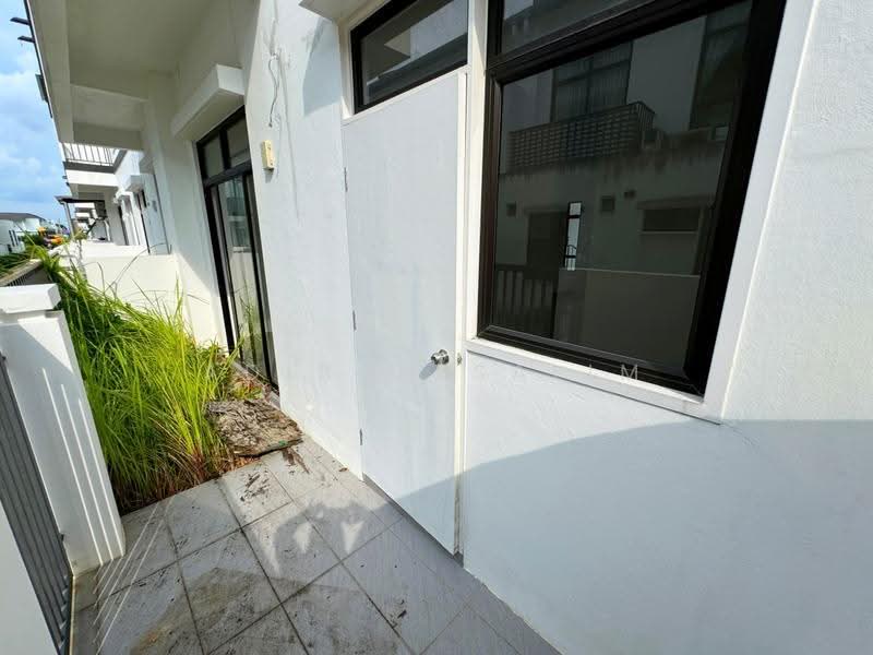 Rumah Teres 2-Tingkat untuk Dijual di Eco Grandeur (Puncak Alam) - Adibah Salim - Exterior - PropertyGuru.com.my