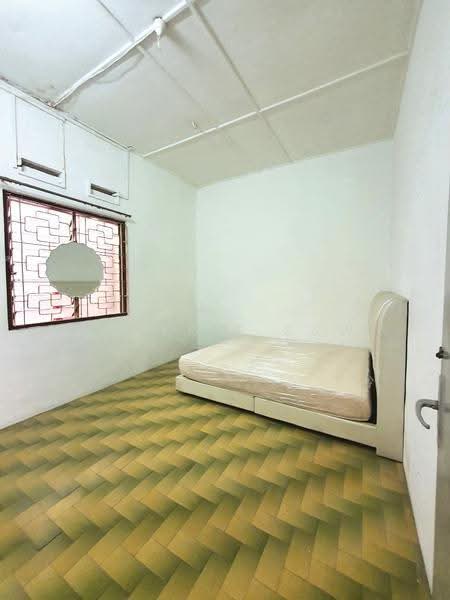 Rumah Teres 1-Tingkat untuk Disewa di Taman Abad (Johor Bahru) - Valerie Saw - Bedroom - PropertyGuru.com.my