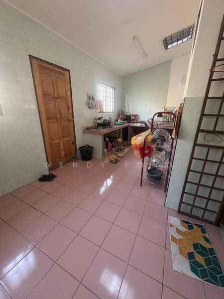 Rumah Teres 2-Tingkat untuk Dijual di Taman Bukit Kempas (Tampoi) - Wendy Fong - Kitchen - PropertyGuru.com.my