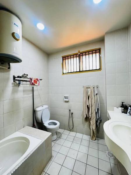 2-storey Terraced House for Sale in Seksyen 5 (Kota Damansara) - Muhd Khairulnawawi Kamaruddin - Bathroom - PropertyGuru.com.my