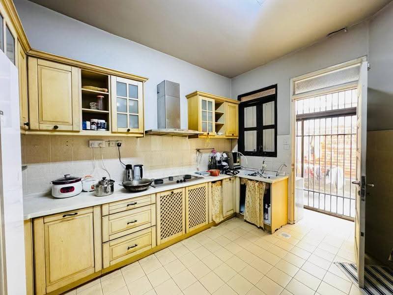 2-storey Terraced House for Sale in Seksyen 5 (Kota Damansara) - Muhd Khairulnawawi Kamaruddin - Kitchen - PropertyGuru.com.my