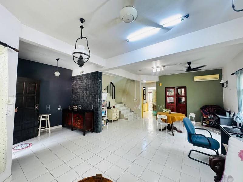 2-storey Terraced House for Sale in Seksyen 5 (Kota Damansara) - Muhd Khairulnawawi Kamaruddin - Living Room - PropertyGuru.com.my