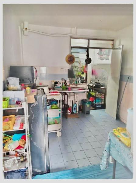 Rumah Flat untuk Dijual di Flat PKNS Section 7 - Sariza Hartanah - Kitchen - PropertyGuru.com.my