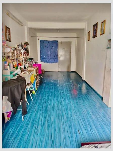 Rumah Flat untuk Dijual di Flat PKNS Section 7 - Sariza Hartanah - Interior - PropertyGuru.com.my