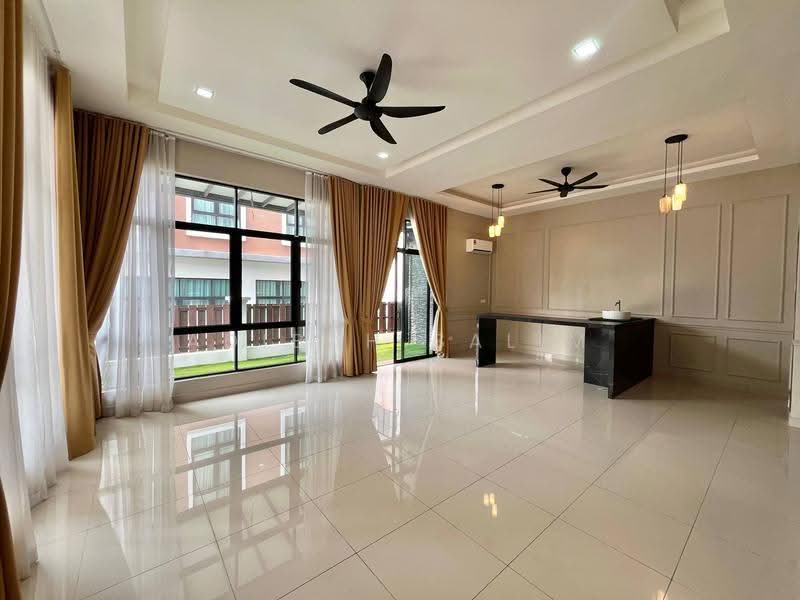 Rumah Berkembar untuk Dijual di Taman Melawati (Ulu Kelang) - Adibah Salim - Living Room - PropertyGuru.com.my