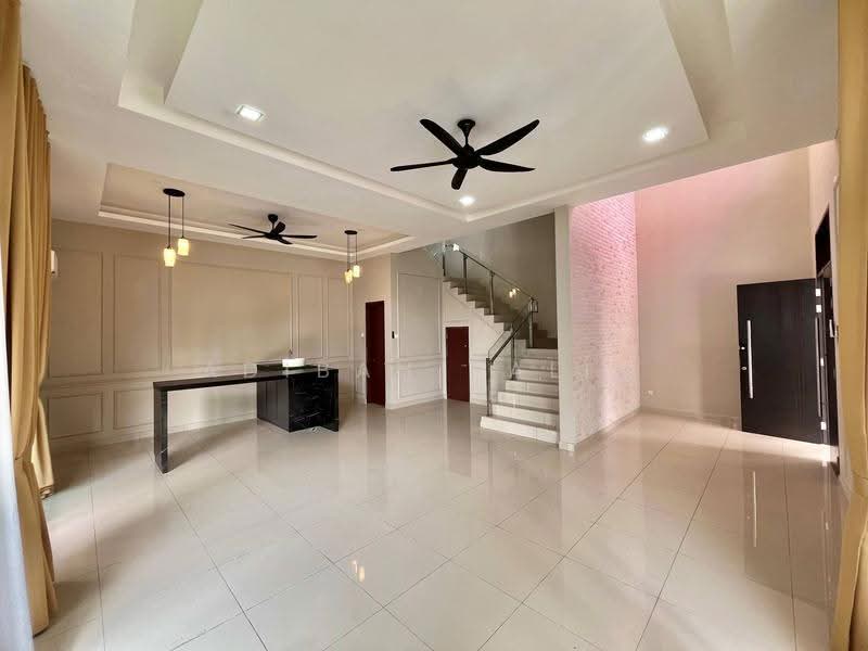 Rumah Berkembar untuk Dijual di Taman Melawati (Ulu Kelang) - Adibah Salim - Living Room - PropertyGuru.com.my