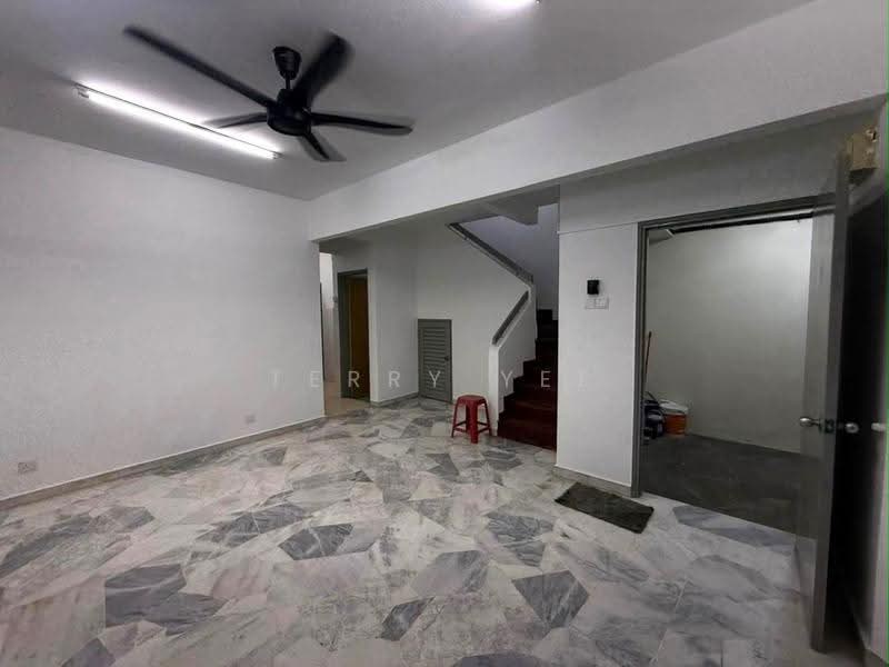 2-storey Terraced House for Sale in Subang Jaya (Selangor) - Terry Yee - Living Room - PropertyGuru.com.my