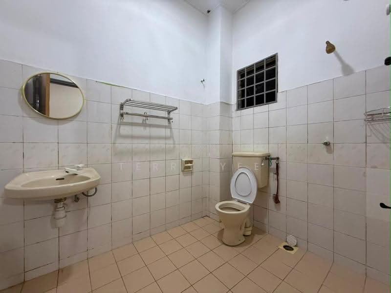 2-storey Terraced House for Sale in Subang Jaya (Selangor) - Terry Yee - Bathroom - PropertyGuru.com.my