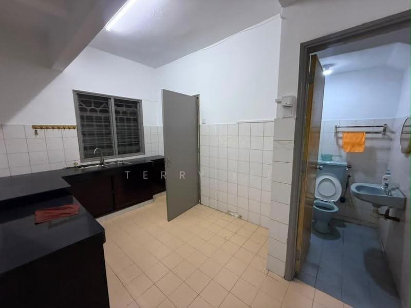 2-storey Terraced House for Sale in Subang Jaya (Selangor) - Terry Yee - Kitchen - PropertyGuru.com.my