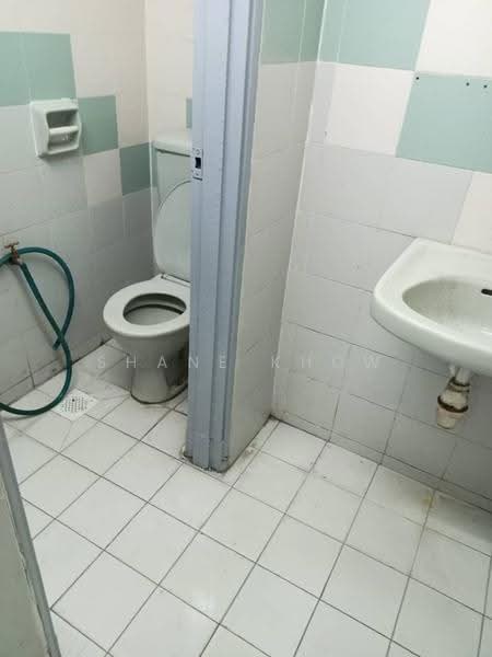 Shop for Rent in Taipan Business Centre (Subang Jaya) - Shane Khow - Bathroom - PropertyGuru.com.my